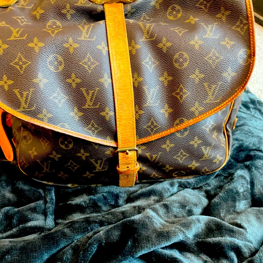 Louis Vuitton Saumur 35 Shoulder Bag Monogram